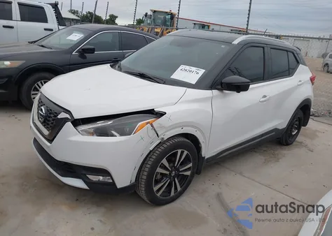 2019 Nissan Kicks Sr z USA, uszkodzony, nr VIN 3N1CP5CU8KL551984